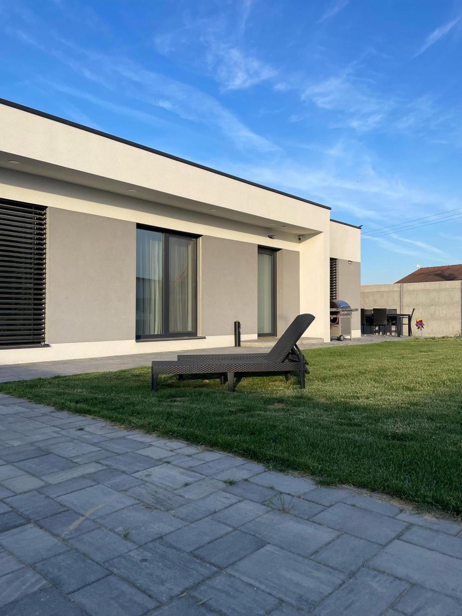 Klimatizovany Apartmanovy Dom, S Virivkou, 1B Senec Eksteriør billede